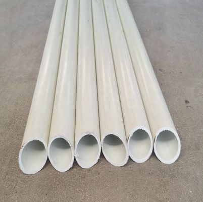 Snijdservice voor een gemakkelijke installatie van veiligheidshandgrepen die zijn opgenomen in GFRP-wegborden