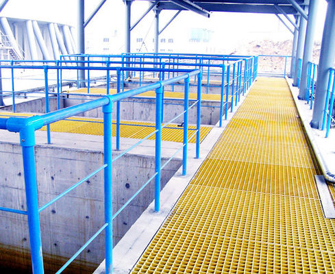Langdurige steun Industrieel ontwerp GRP glasvezel wandelrooster handgreep met kickplate