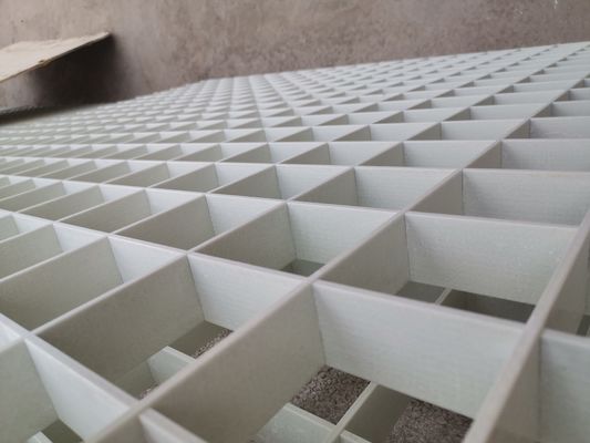 Glanz oppervlak FRP plafondrooster Glasvezel hangend plafondrooster 80mm 100mm Mesh