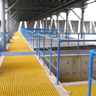 Langdurige steun Industrieel ontwerp GRP glasvezel wandelrooster handgreep met kickplate