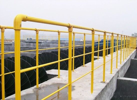 Snijdservice aangeboden Industrieel FRP-roosterveiligheidshek met 36 mm GFRP-ronde spoor