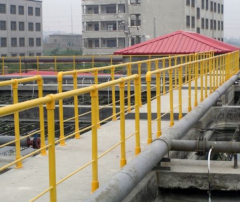 Buiten FRP hek Duurzaam glasvezel pultrusie ontwerp voor UV-bescherming handrail