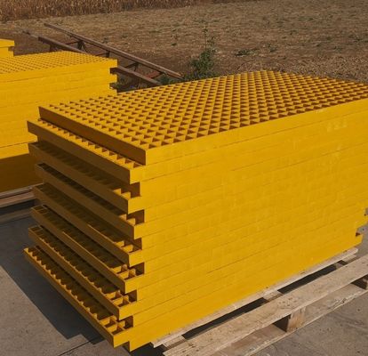 Gemakkelijk te reinigen en onderhouden gegoten GRP/Vibreglas vloerrooster voor autoverwasvloer