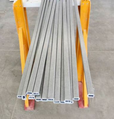 Glanzige verwerkingsservice Snijdend lichtgewicht glasvezel FRP rechthoekige buis voor kinderen Hockey Stick Handle