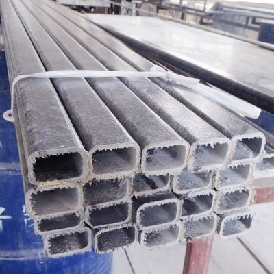 Glanzige verwerkingsservice Snijdend lichtgewicht glasvezel FRP rechthoekige buis voor kinderen Hockey Stick Handle