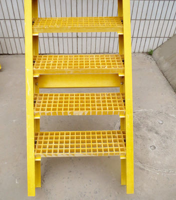 Isolatieladders van elektriciteitscentrales Glasvezelversterkte kunststoftrappenladders met handrail