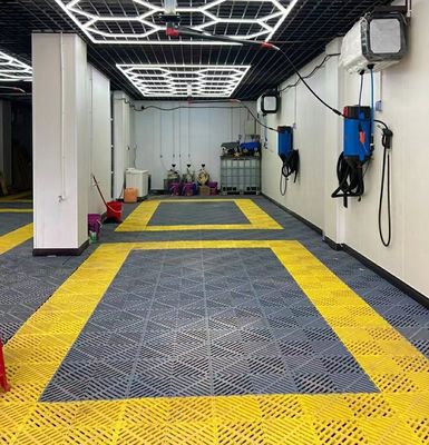 50x50x5.0cm Plastic garage vloermatten voor autowasser Industrial Design Style