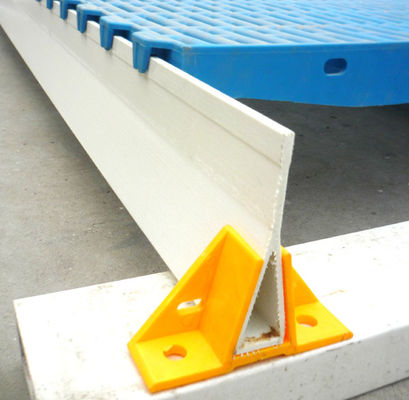 Glanzige snijservice 120 mm hoge glasvezel driehoekige steunbalk voor pluimveevloeren