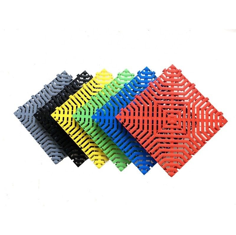 40x40x3.0cm dikke PP-plastic vergrendelingsmatten voor vloerbekleding in een garage