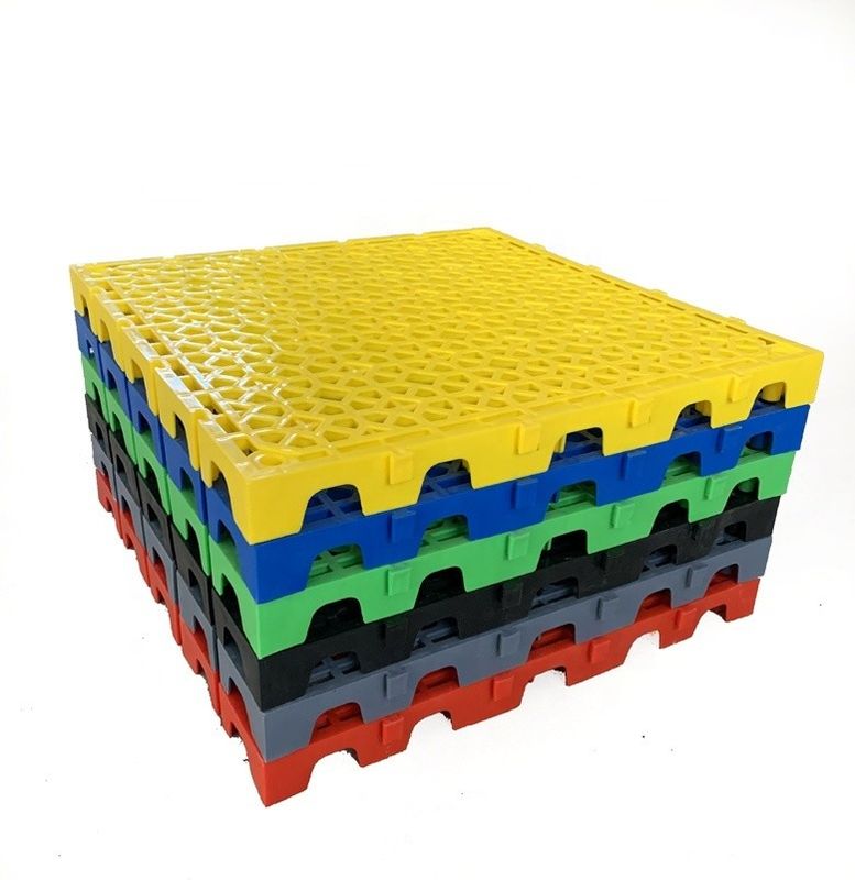 40x40x4.0cm PP vergrendelbare plastic mat voor gemakkelijk wassen van auto's en garage vloerbedekking